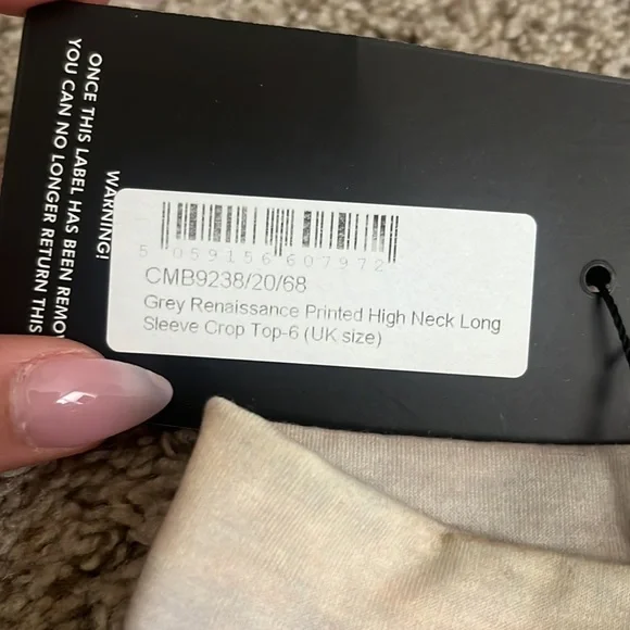 PrettyLittleThing Printed High Neck Long Sleeve Cropped Top - Picture 2 of 6